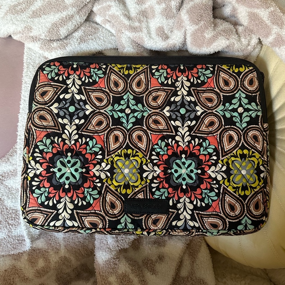 Vera Bradley 13inch laptop sleeve - Picture 1 of 3